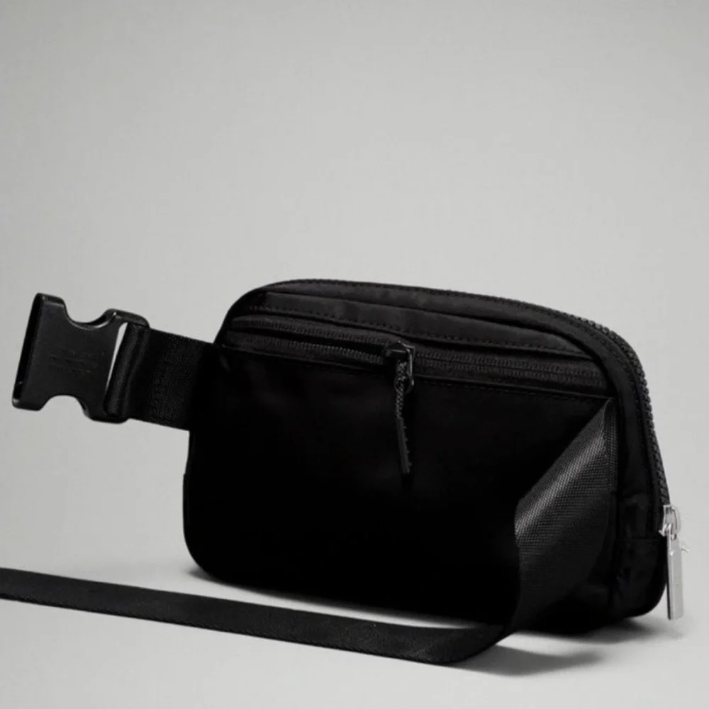 Lululemon Everywhere Belt Bag 1L Black Large 3D Logo EUC